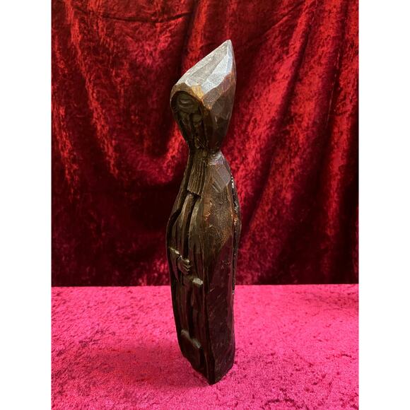 Vintage Oddities - Antique Hand Carved Wood Statue - Cloaked Druid With Shovel - Picture 2 of 10